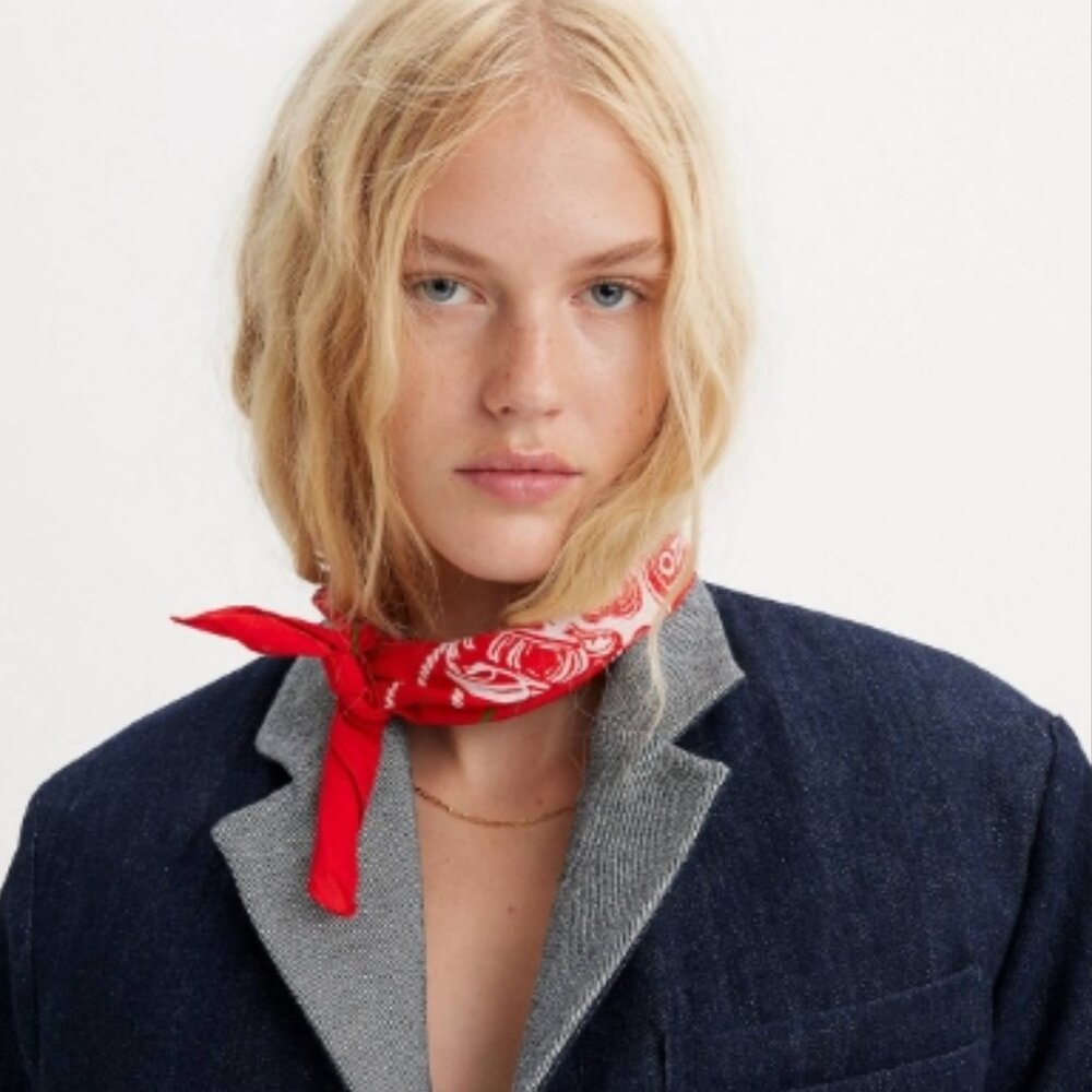 Vintage-Inspired Red Paisley Neck Hair Scarf – Pin-Up Western Bandana Headband